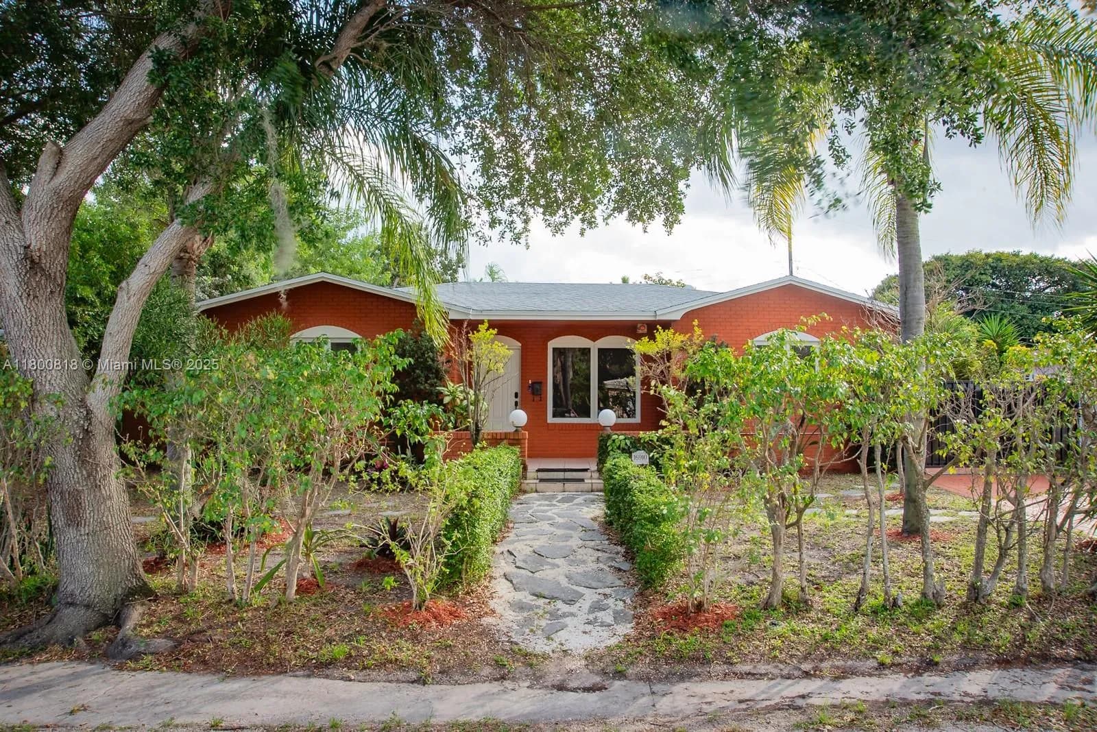 16910 NE 8th Ct, North Miami Beach FL 33162