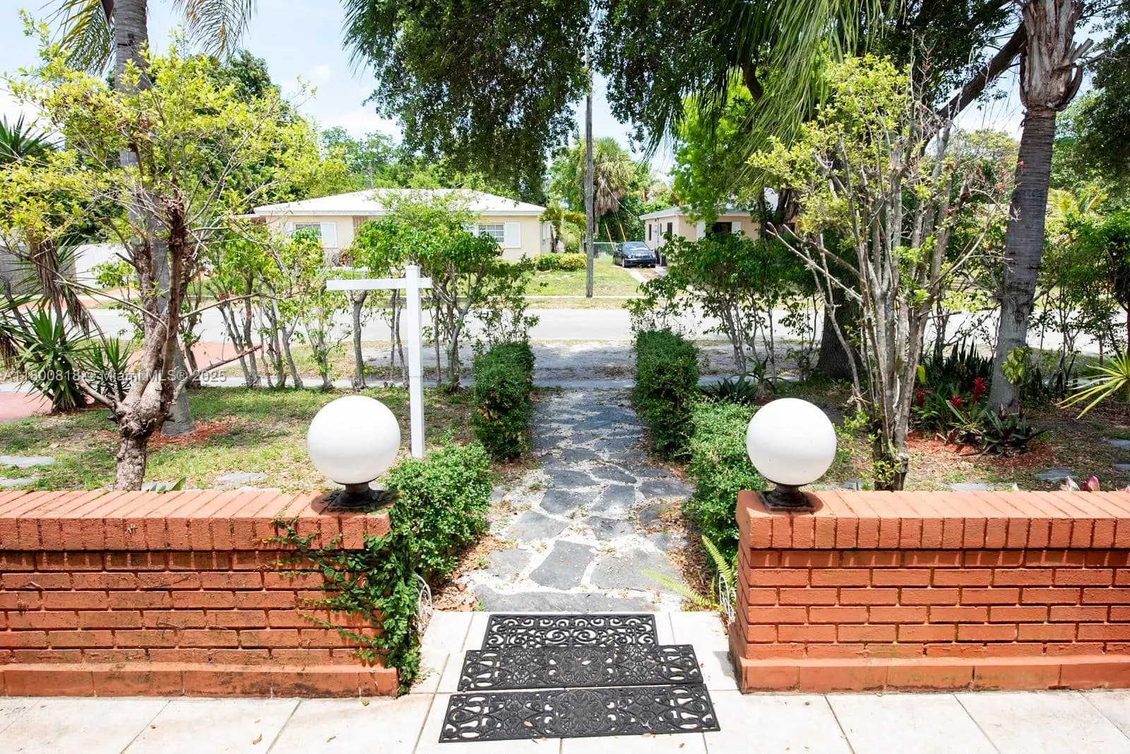 16910 NE 8th Ct, North Miami Beach FL 33162