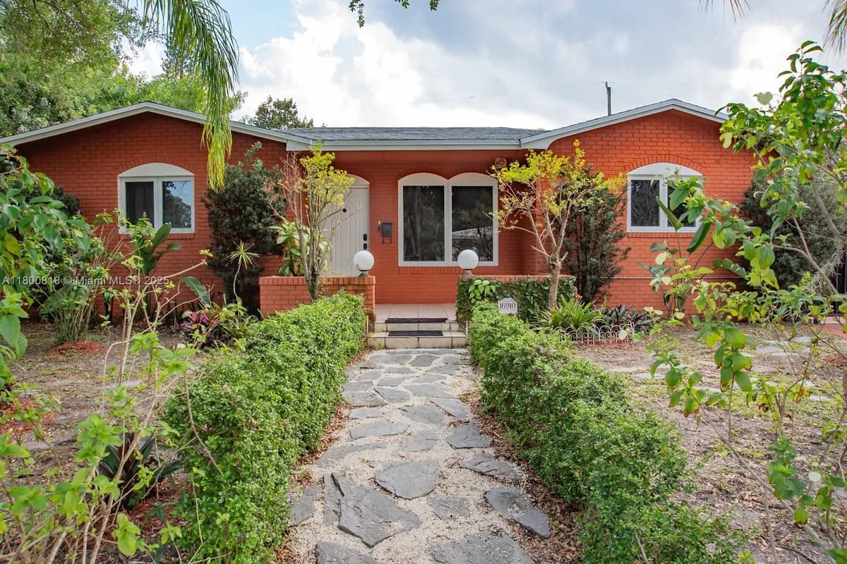16910 NE 8th Ct, North Miami Beach FL 33162