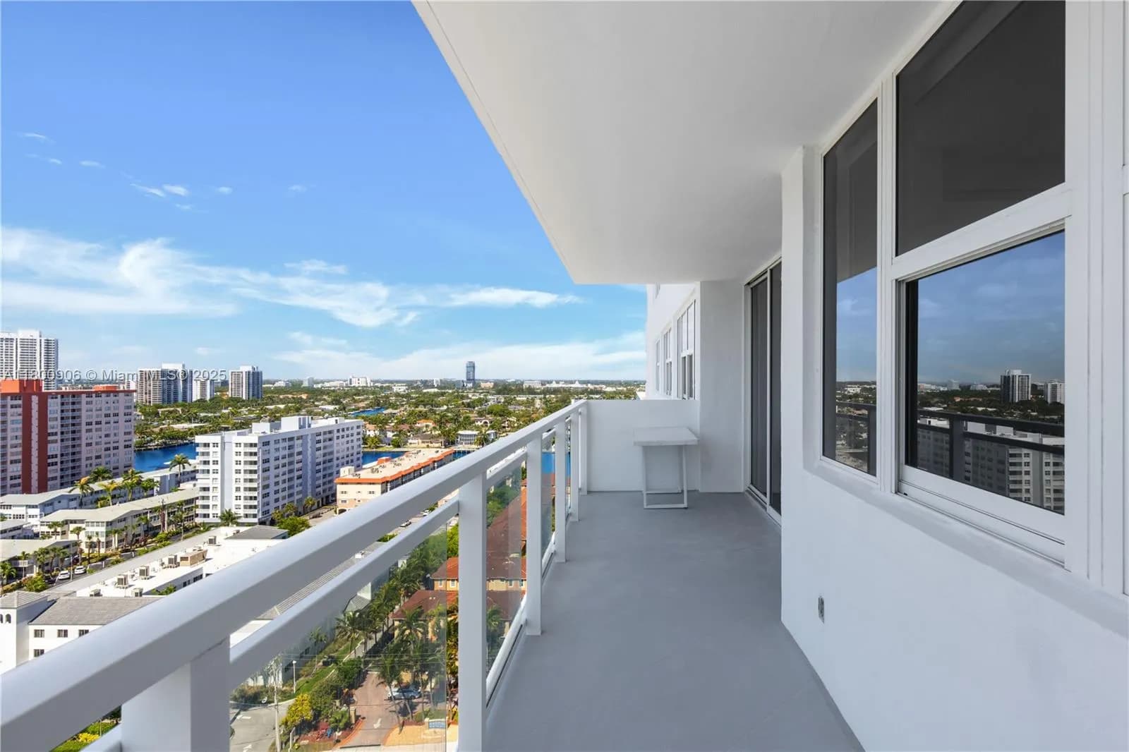 2030 S Ocean Dr # 1708, Hallandale Beach FL 33009