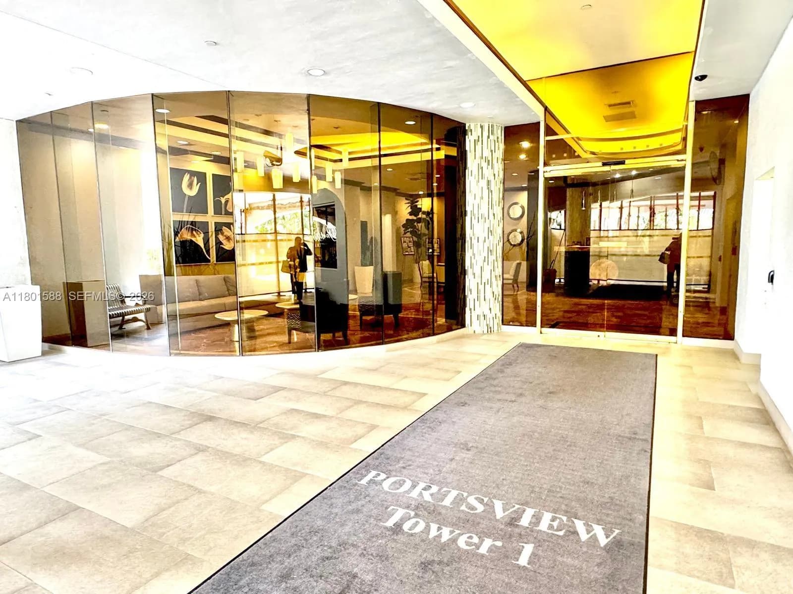 3610 Yacht Club Dr # 810, Aventura FL 33180