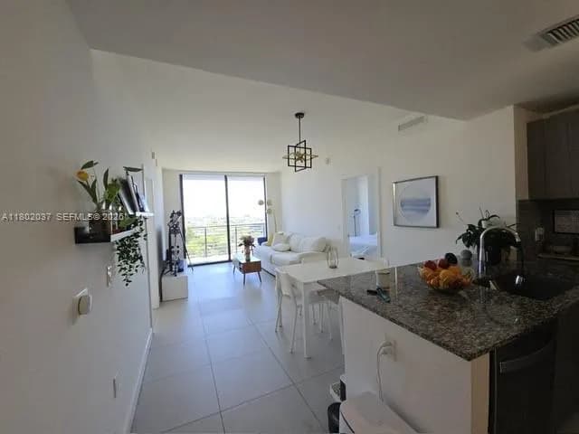 5350 NW 84th Ave # 1207, Doral FL 33166