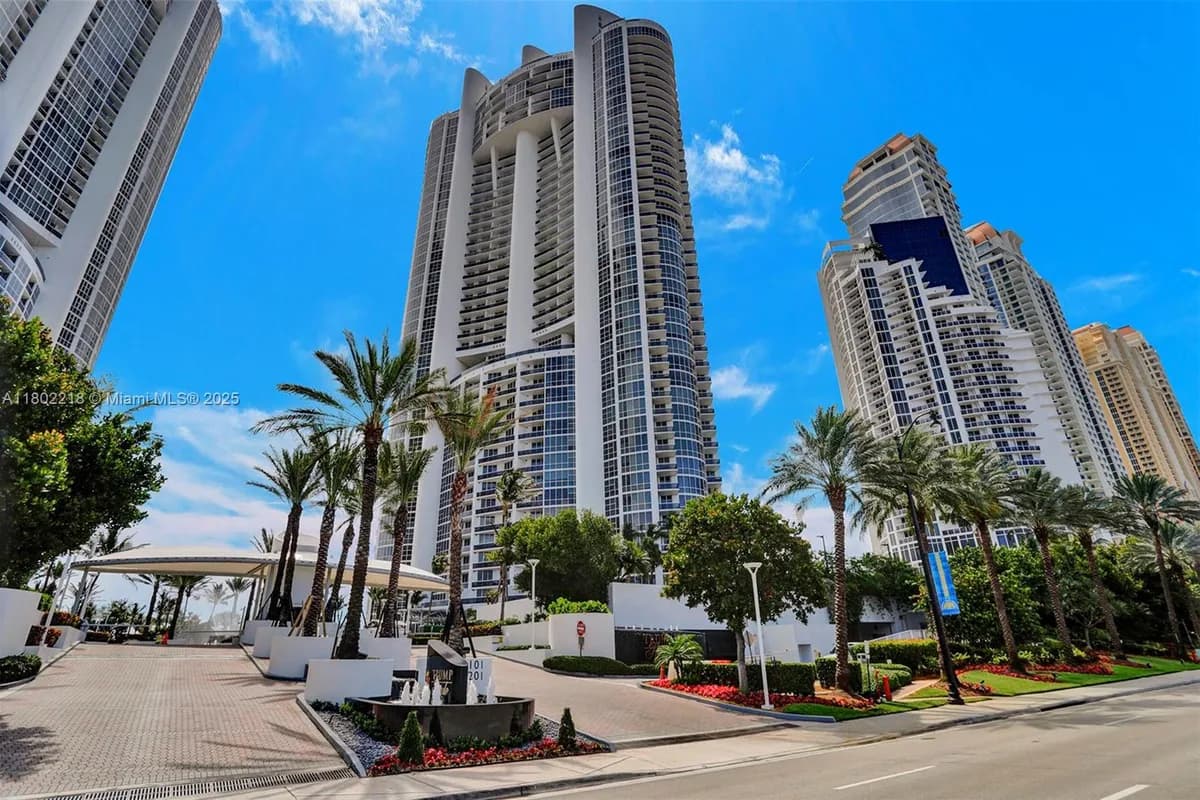 18201 Collins Ave, Sunny Isles Beach FL 33160