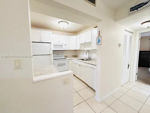 3061 NW 47th Ter # 228B, Lauderdale Lakes FL 33313