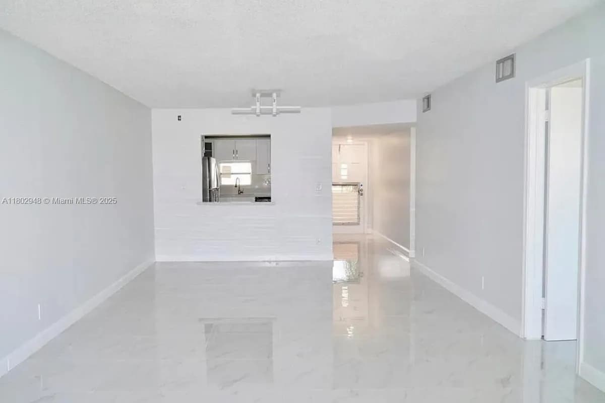 691 S Hollybrook Dr # 208, Pembroke Pines FL 33025