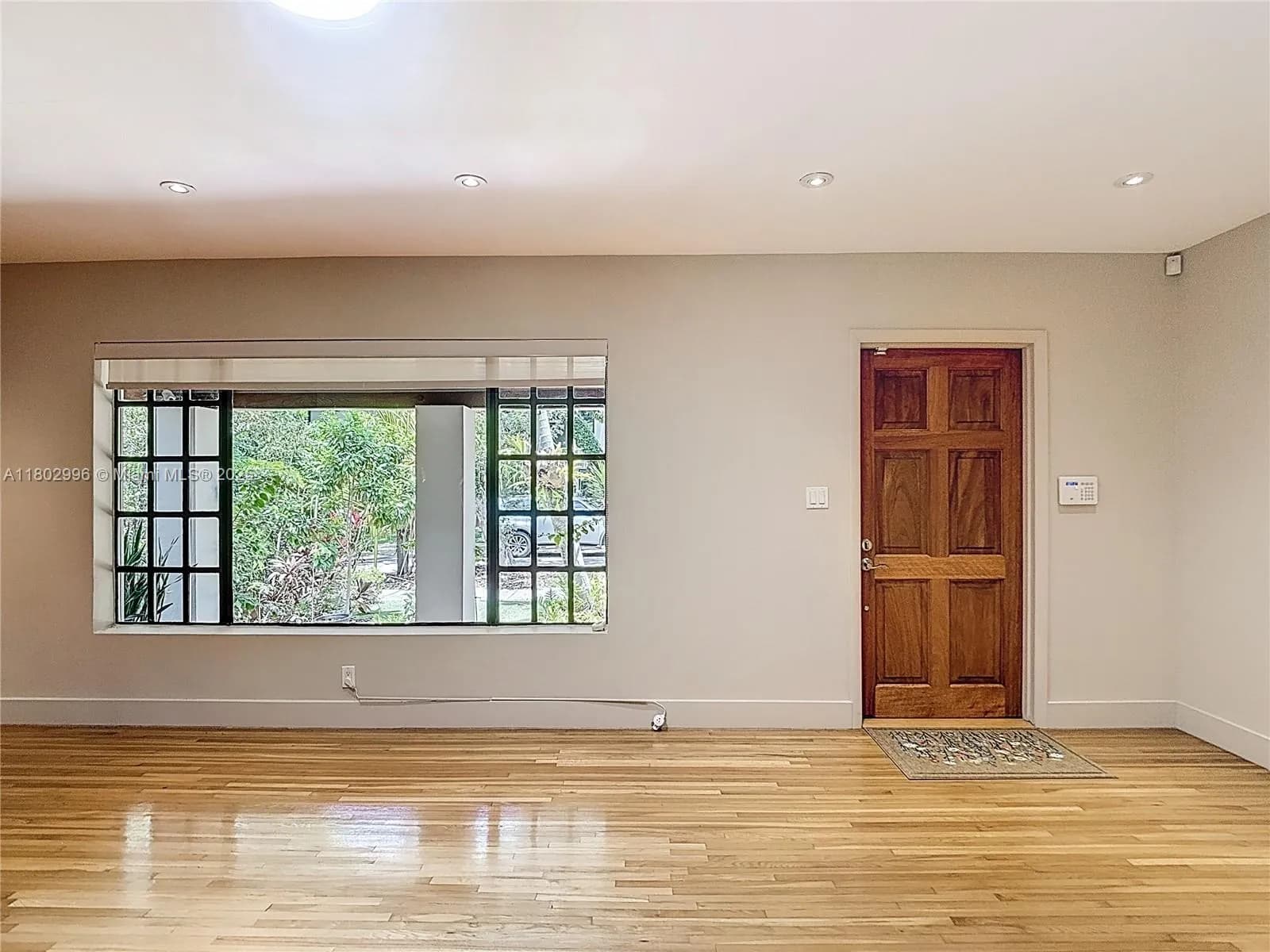 2810 Crystal Ct, Miami FL 33133