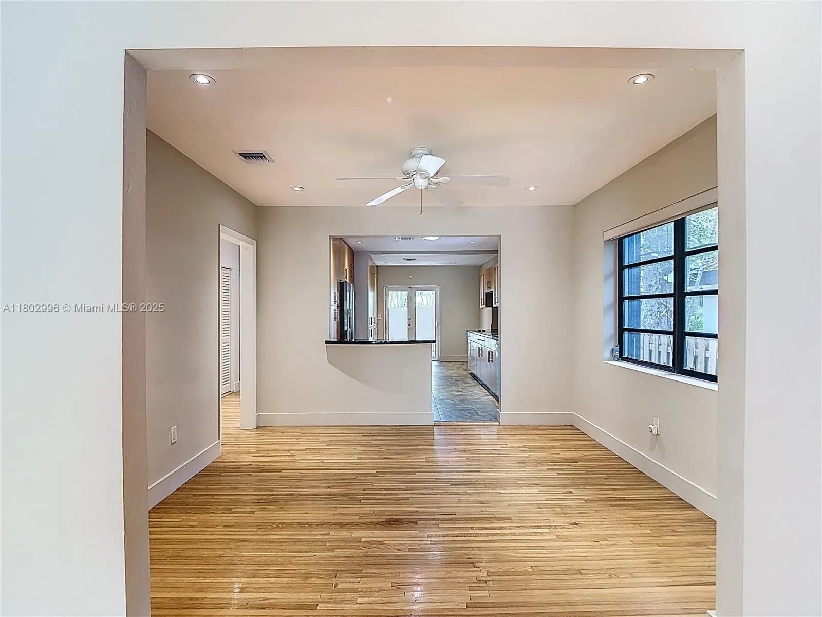 2810 Crystal Ct, Miami FL 33133