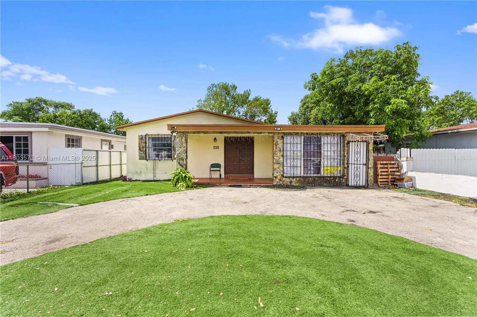 788 W 32nd St, Hialeah FL 33012