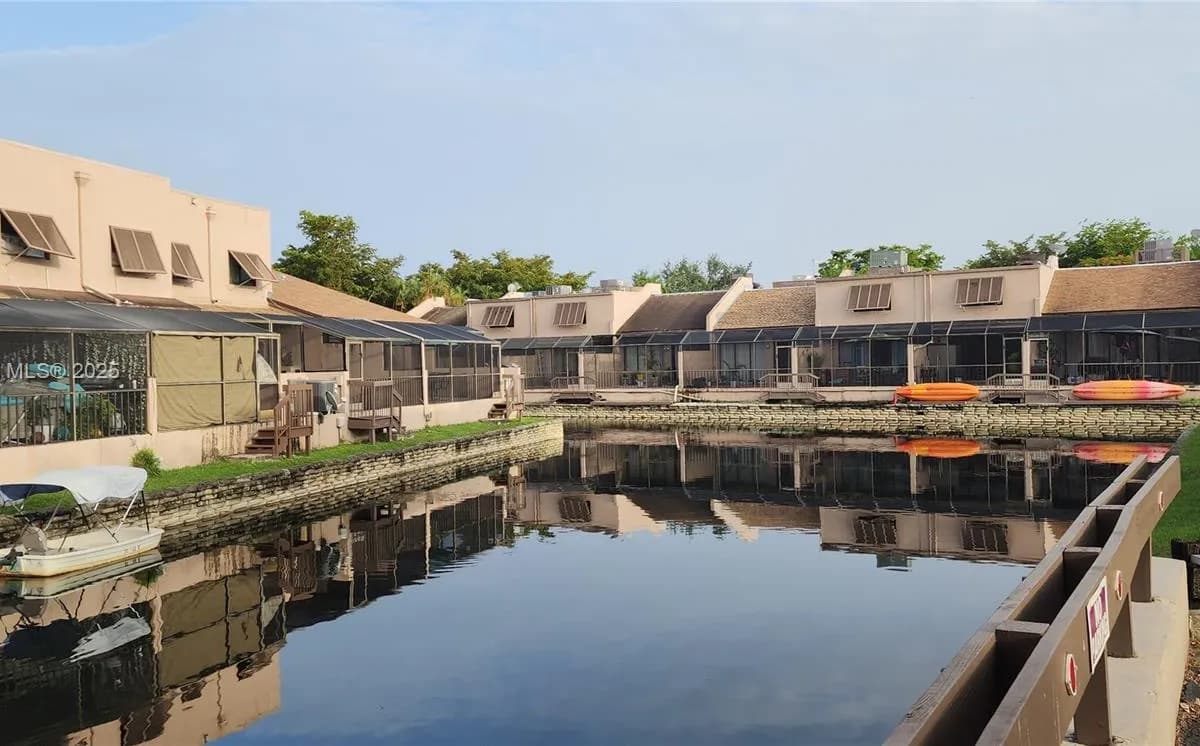 12305 NW 11th Ct, Pembroke Pines FL 33026