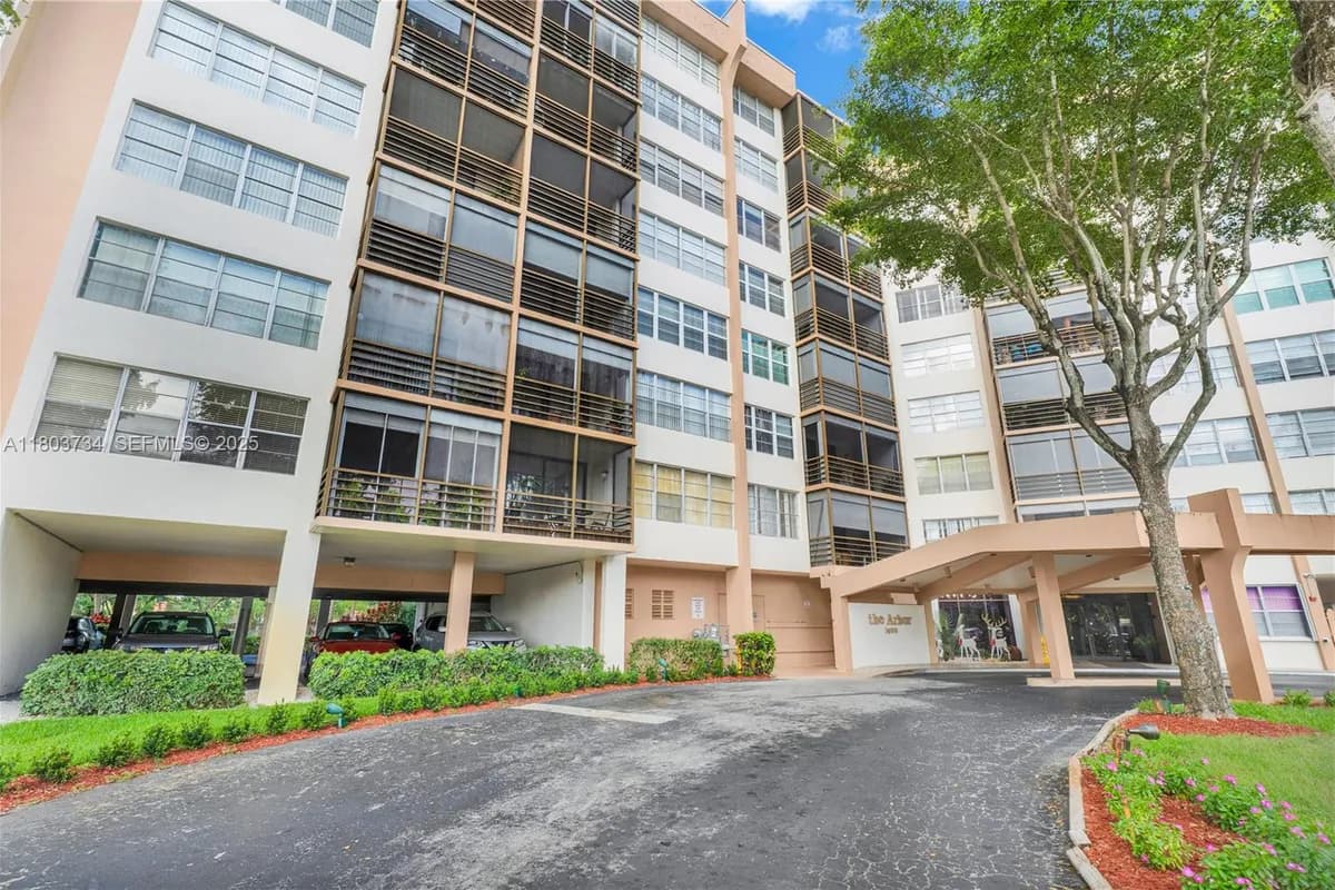 1400 Saint Charles Pl # L4, Pembroke Pines FL 33026