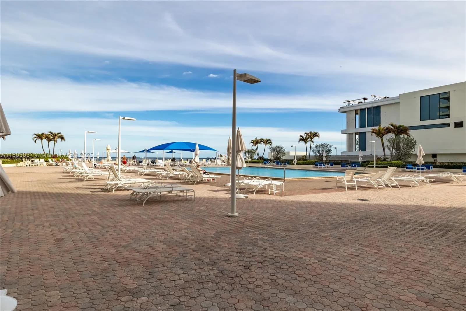 3180 S Ocean Dr. # 718, Hallandale Beach FL 33009