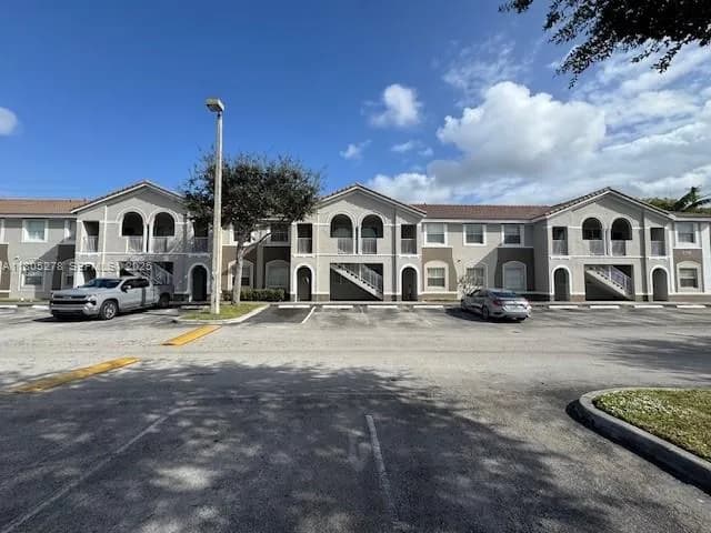 2731 SE 17th Ave # 207, Homestead FL 33035
