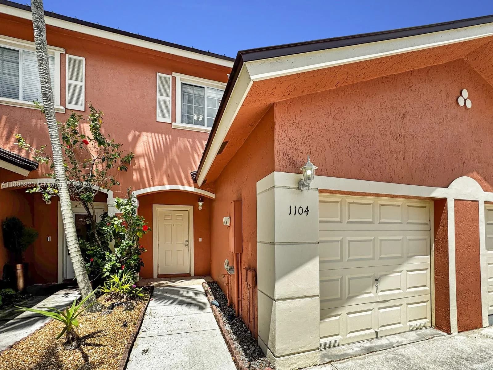 1104 NW 100th Ave, Pembroke Pines FL 33024