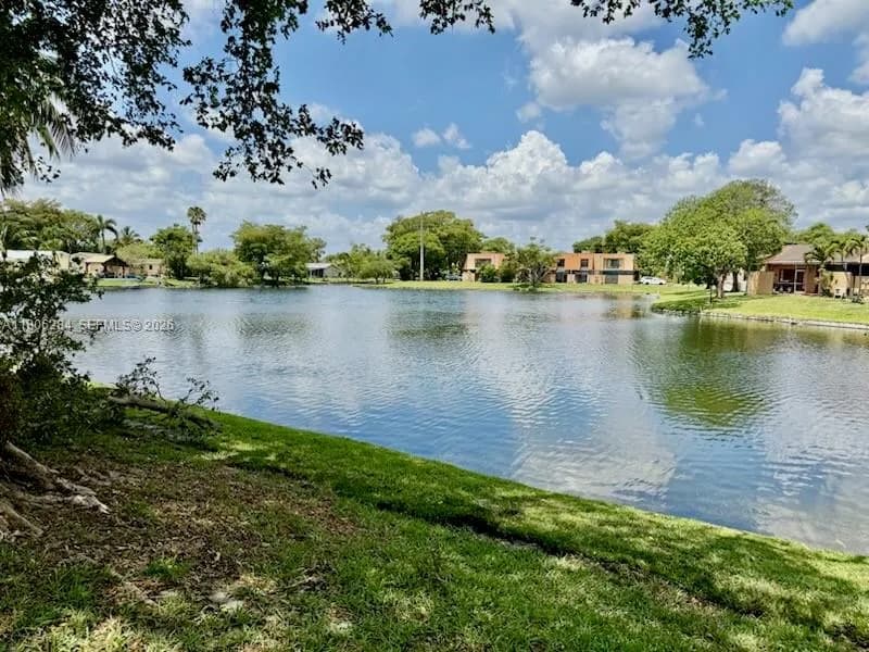 8992 Palm Tree Ln # 8992, Pembroke Pines FL 33024