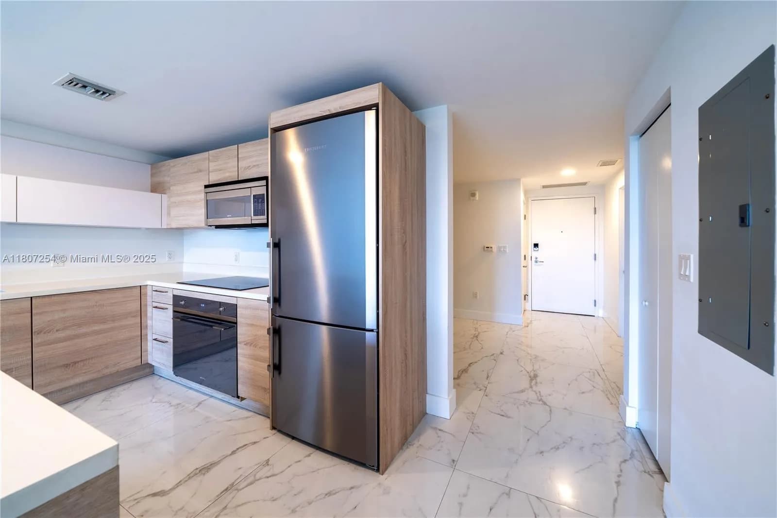 2 bedroom 2 bath for sale at 16385 Biscayne Blvd # 417, North Miami Beach FL 33160