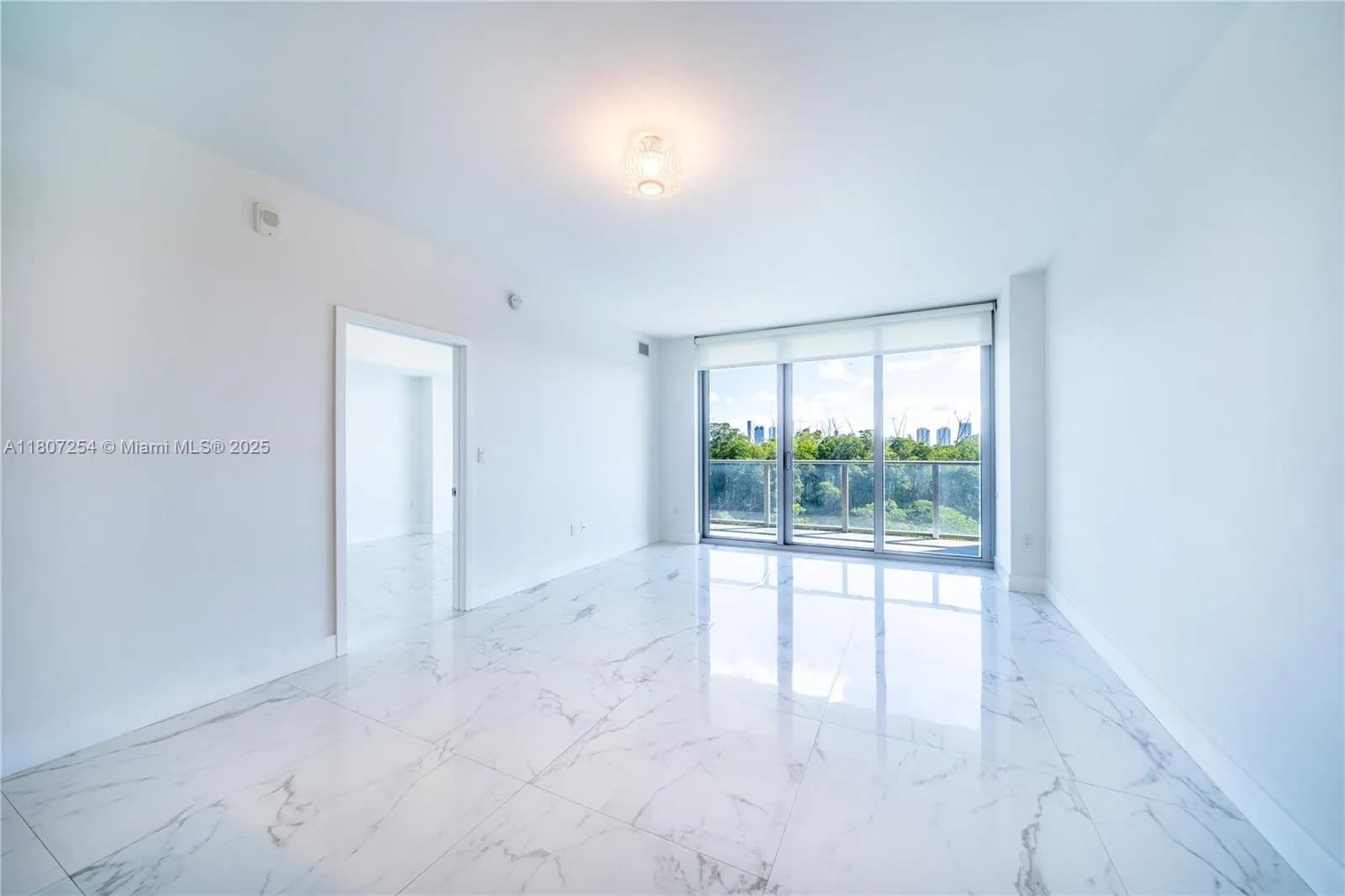 16385 Biscayne Blvd # 417, North Miami Beach FL 33160