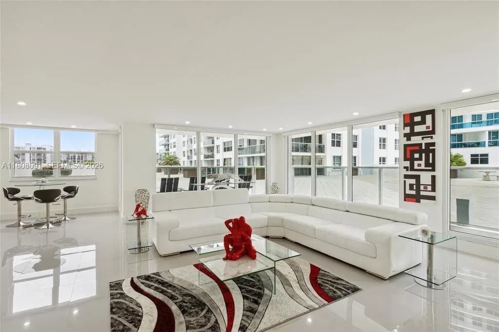 2751 S Ocean Dr # 301S, Hollywood FL 33019