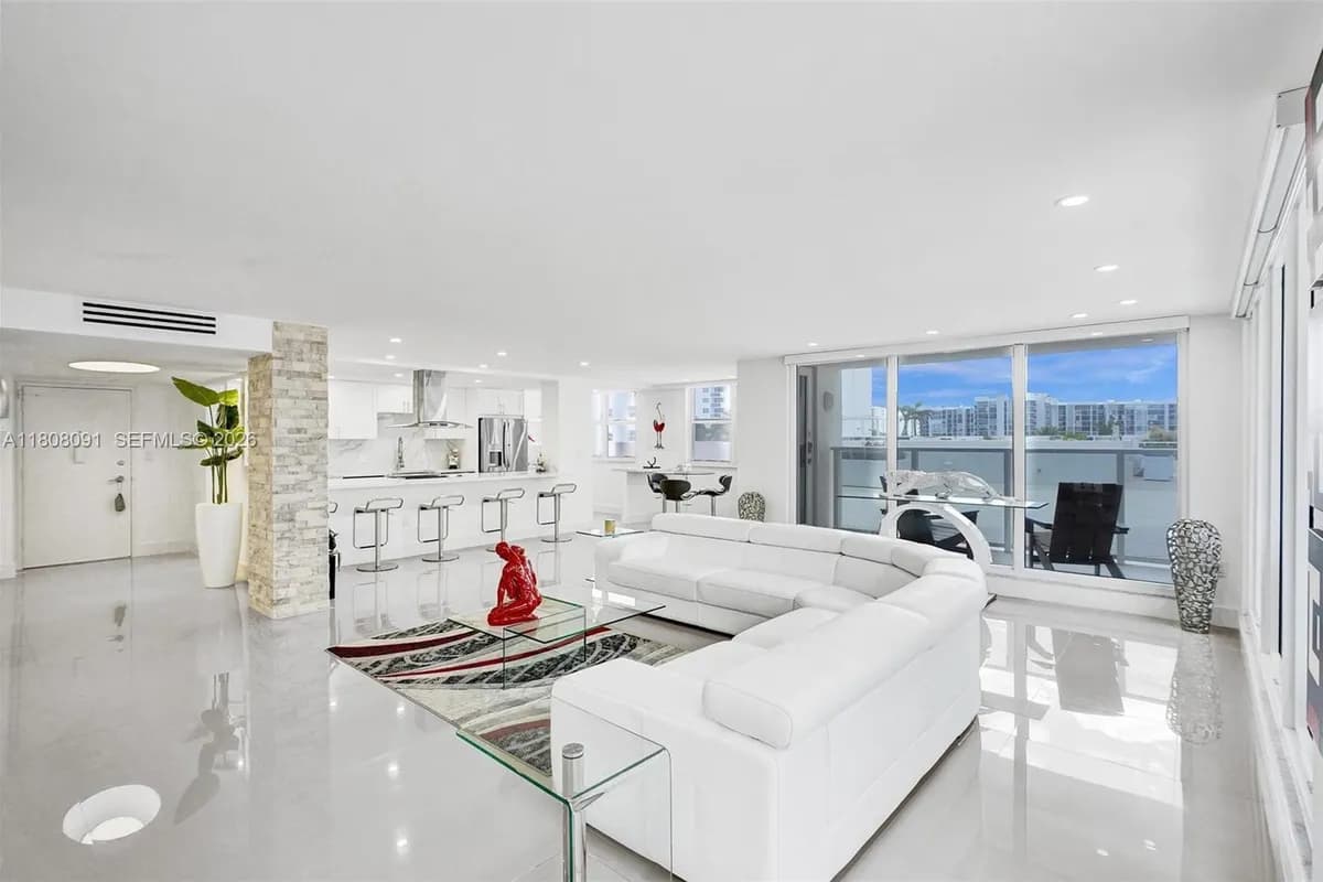 2751 S Ocean Dr # 301S, Hollywood FL 33019