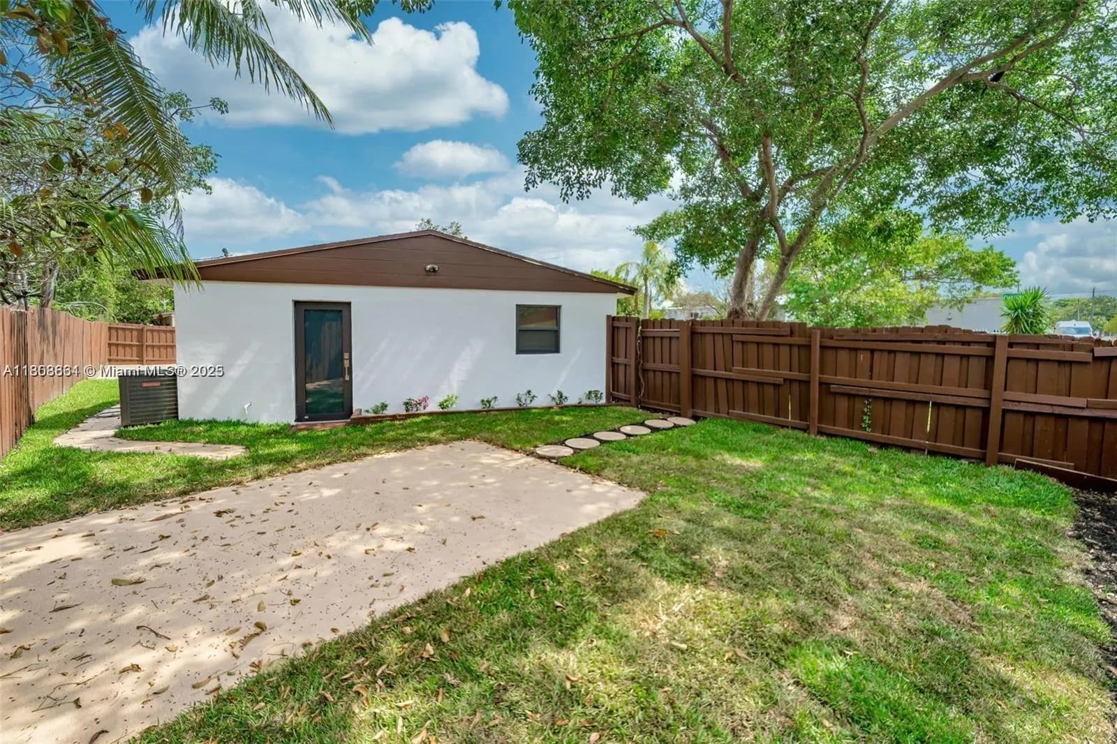 2447 Fletcher St, Hollywood FL 33020