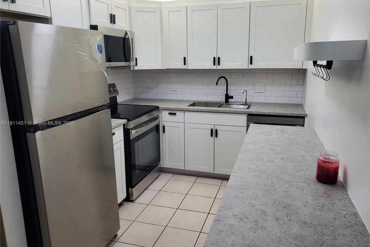 800 SW 131st Ave # 113F, Pembroke Pines FL 33027