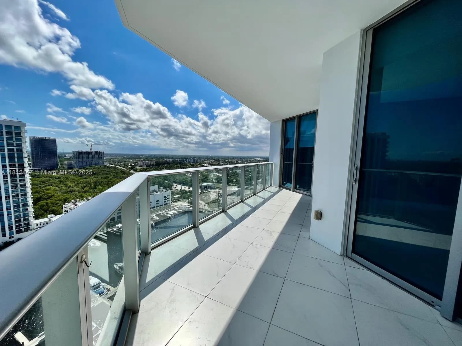17301 Biscayne Blvd # 2105, North Miami Beach FL 33160