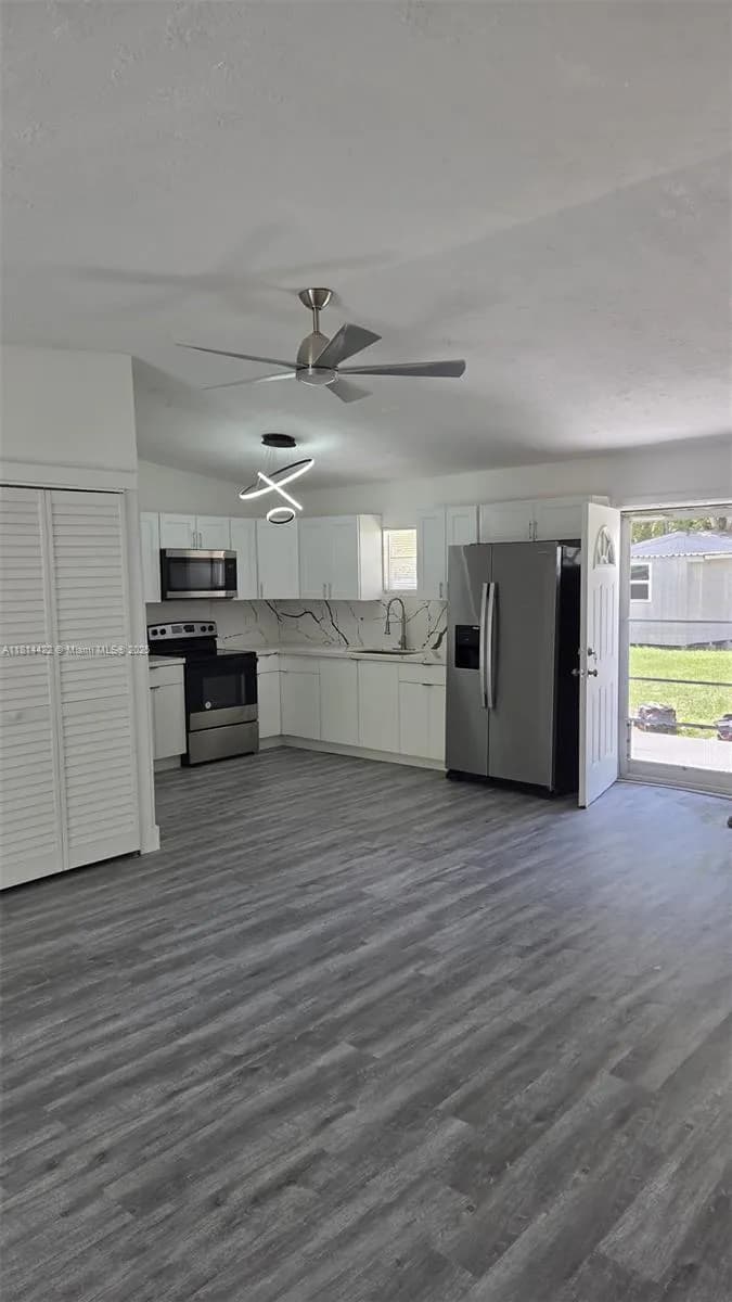 2248 MARINA PARK DR, Fort Myers FL 33905