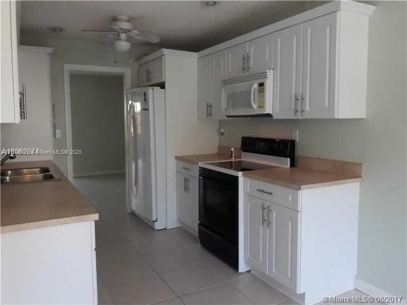 3302 Farragut St # 5A, Hollywood FL 33021