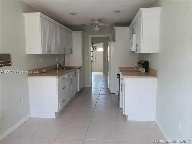 3302 Farragut St # 5A, Hollywood FL 33021