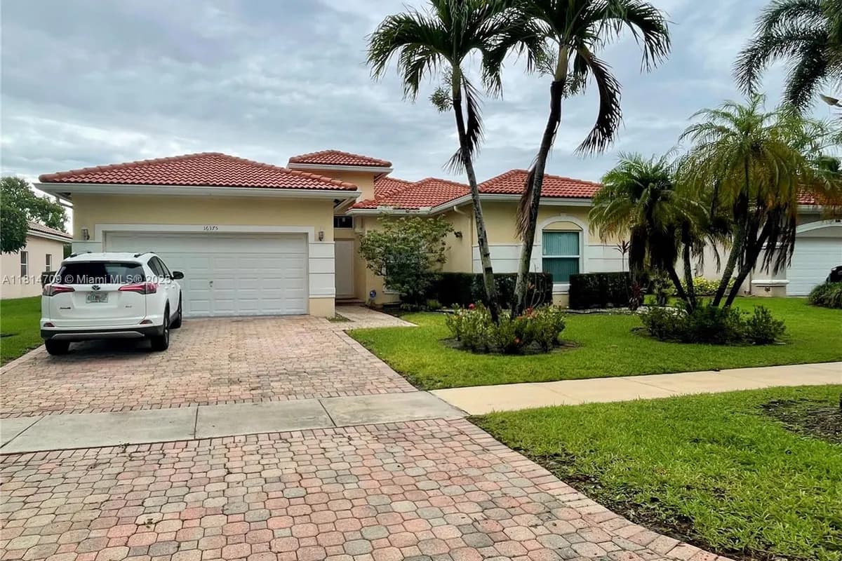 16375 NW 14th St, Pembroke Pines FL 33028