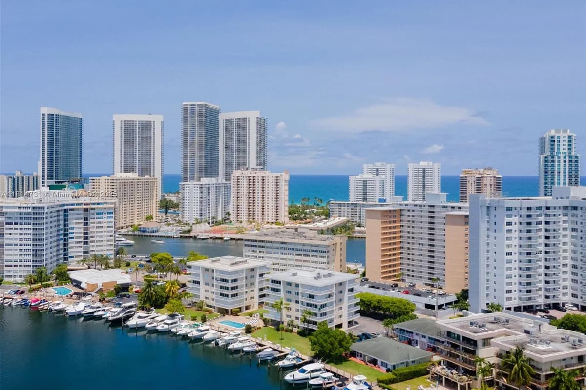 120 Golden Isles Dr # 33B, Hallandale Beach FL 33009