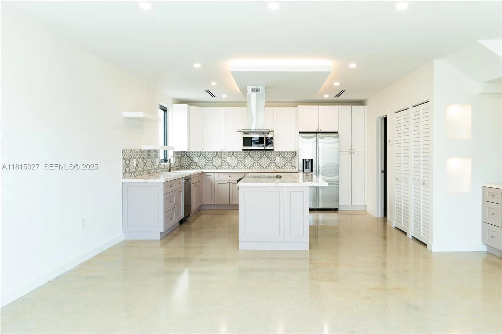 94825 Overseas Hwy 220, Key Largo FL 33037