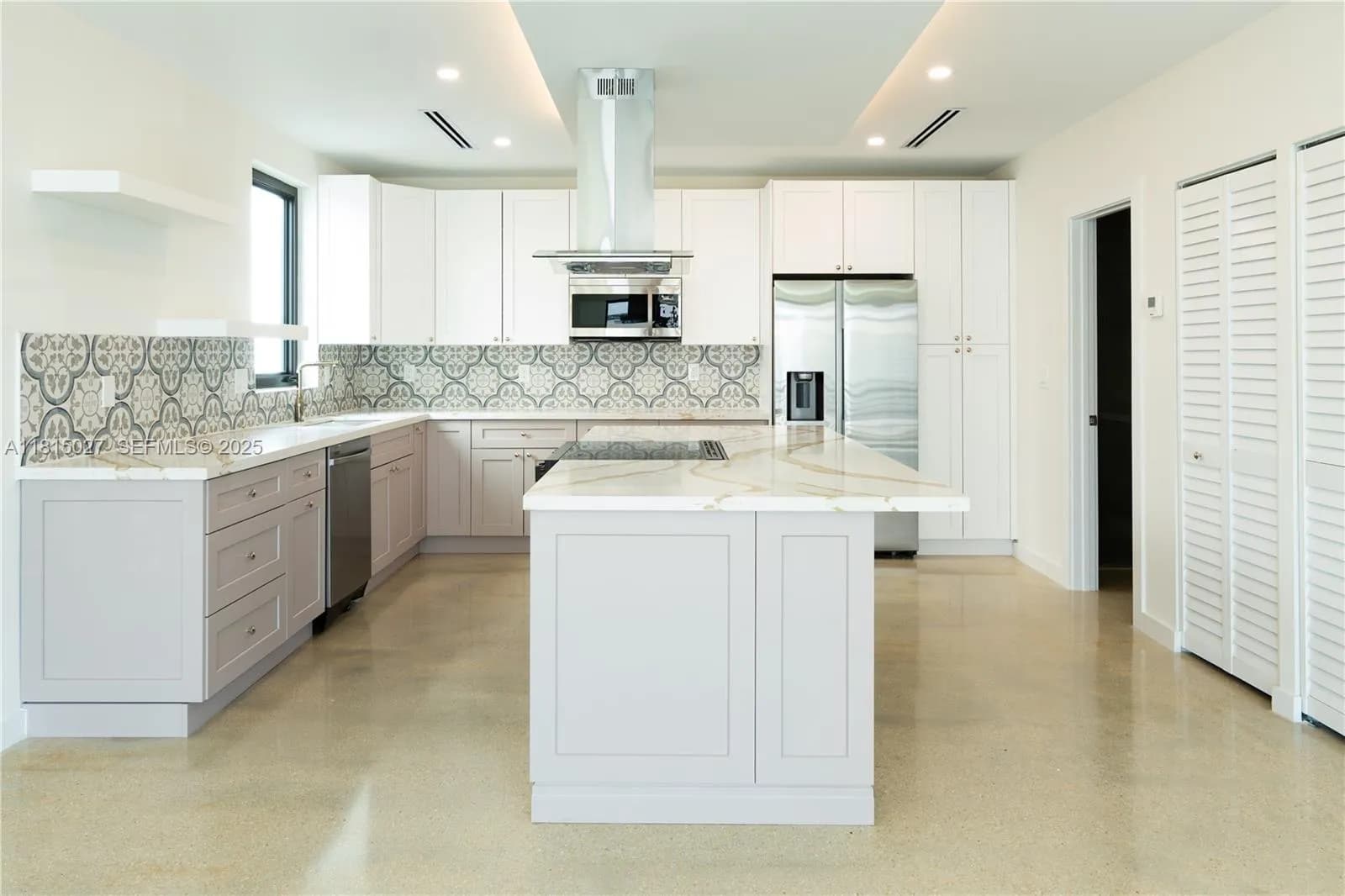 94825 Overseas Hwy 220, Key Largo FL 33037