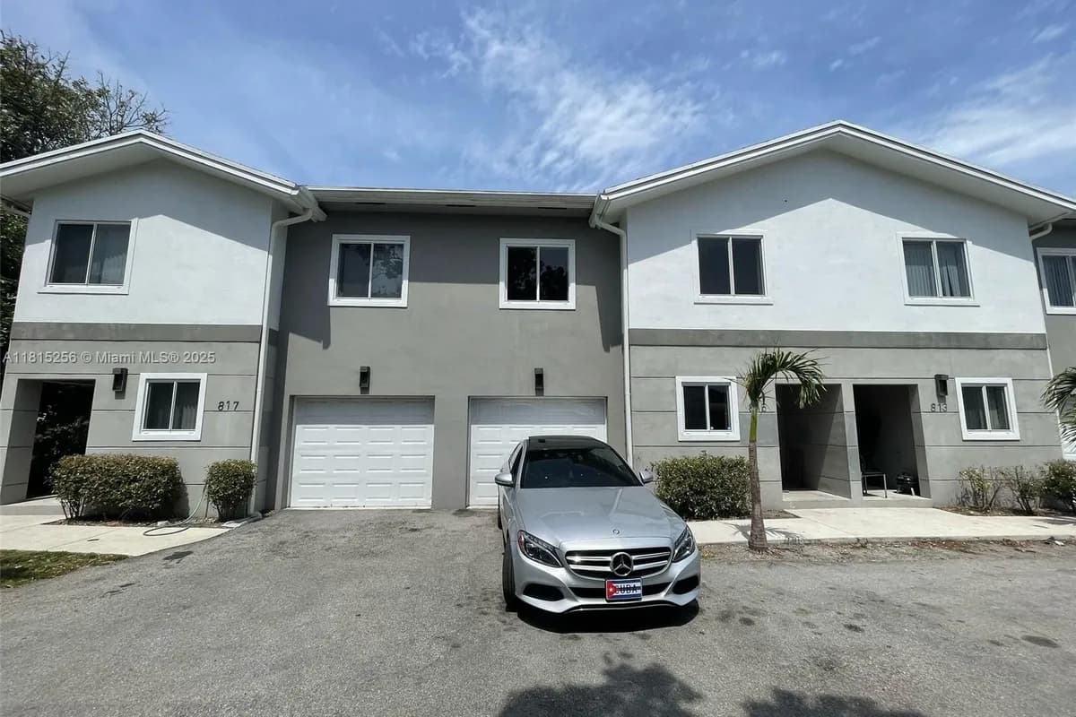 811 NW 3rd Ave, Fort Lauderdale FL 33311