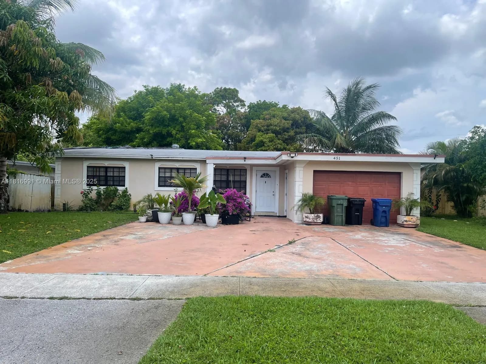 451 E Dayton Cir, Fort Lauderdale FL 33312