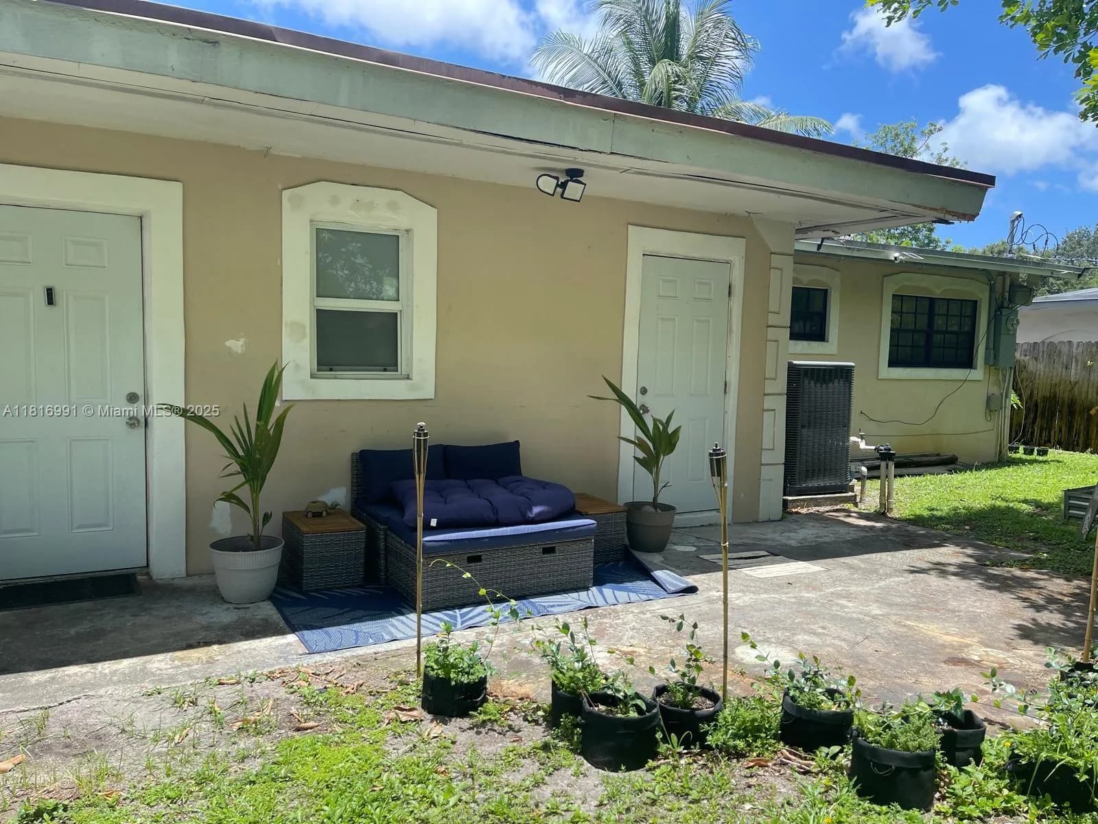 451 E Dayton Cir, Fort Lauderdale FL 33312