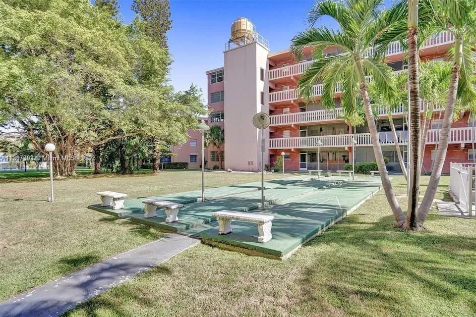 180 NE 12th Ave # 14A, Hallandale Beach FL 33009