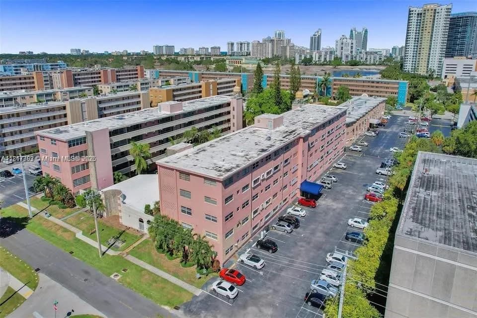 180 NE 12th Ave # 14A, Hallandale Beach FL 33009