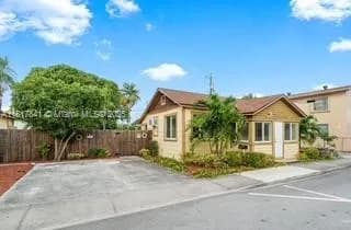 1416 N 2nd Ave N, Lake Worth FL 33460