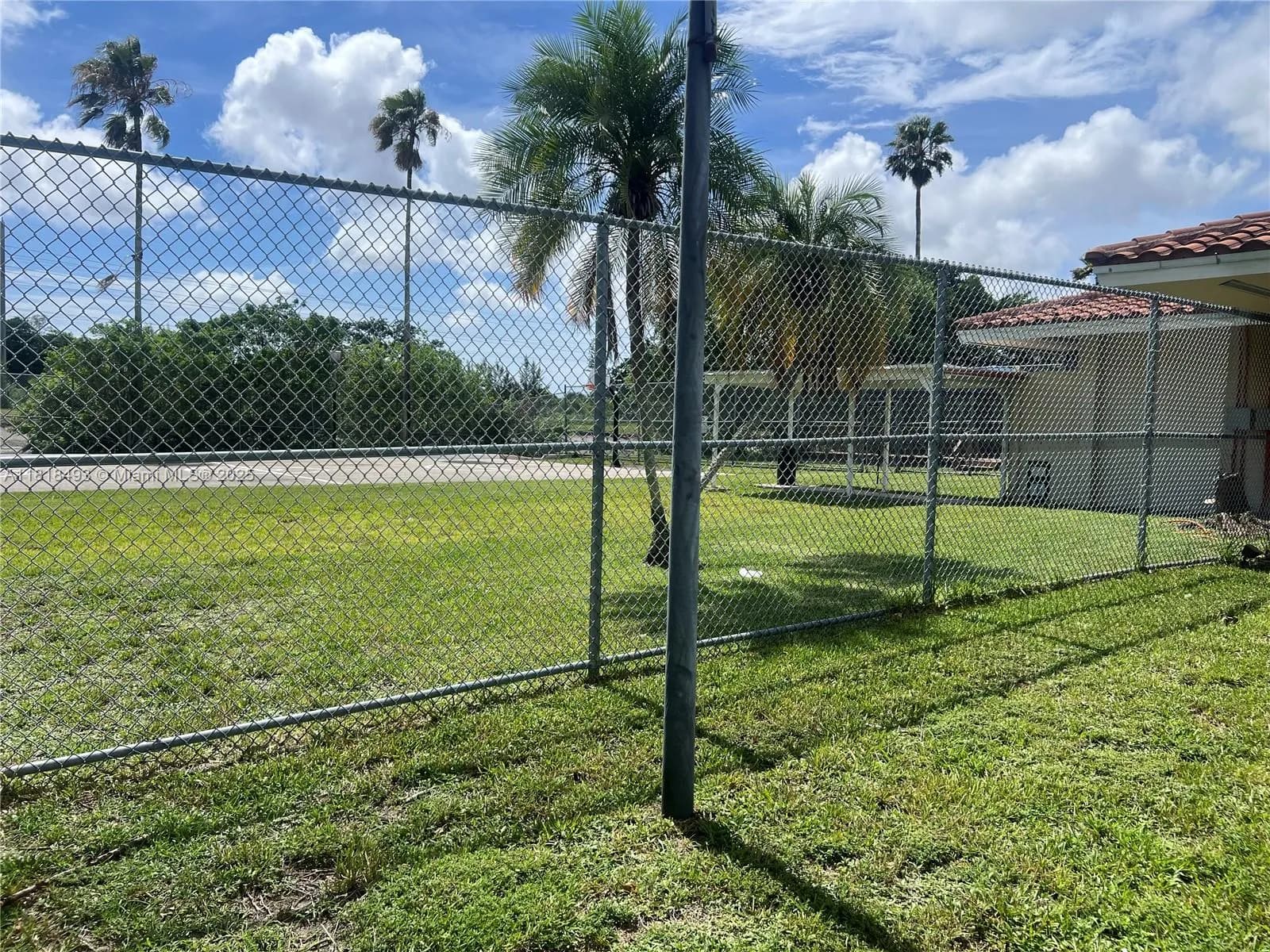 4160 Inverrary Dr # 306, Lauderhill FL 33319
