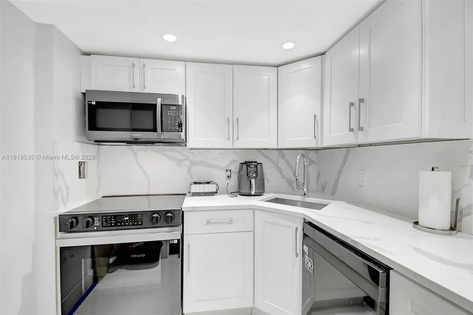 3015 N Ocean Blvd # 4K, Fort Lauderdale FL 33308