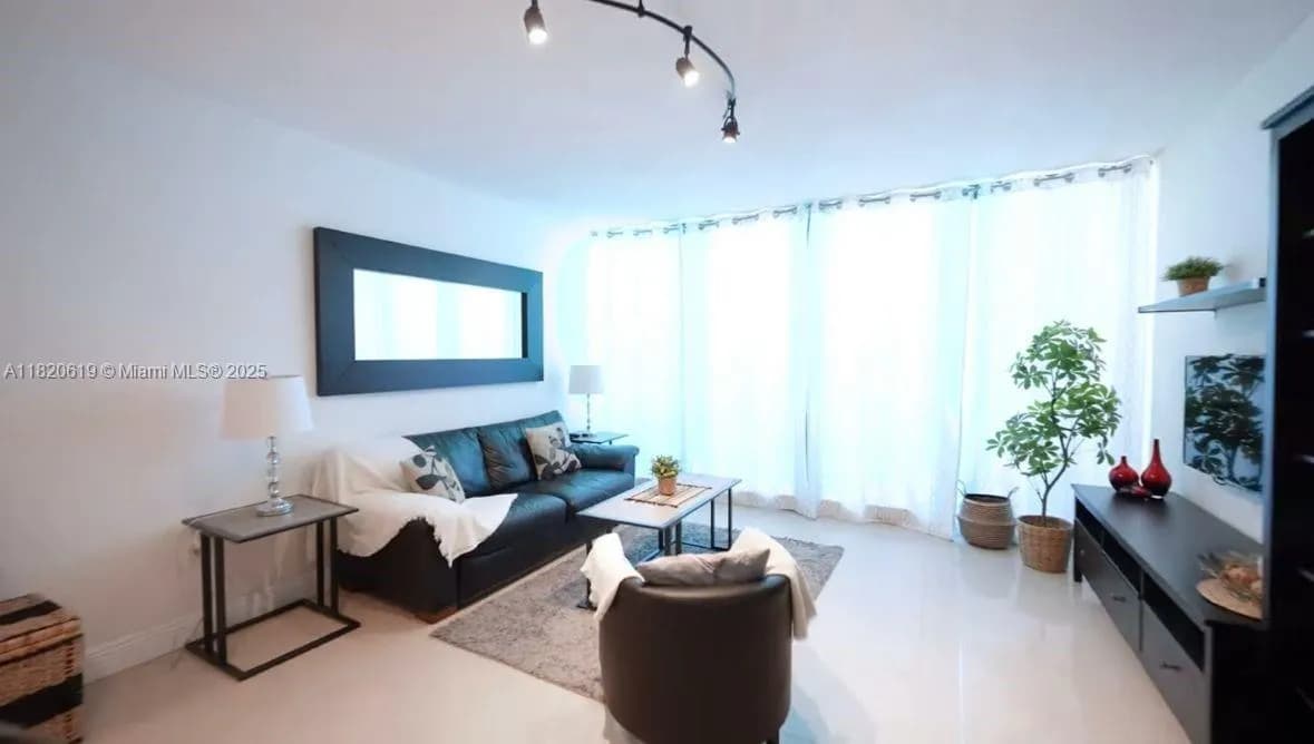 3505 S Ocean Dr # 411, Hollywood FL 33019