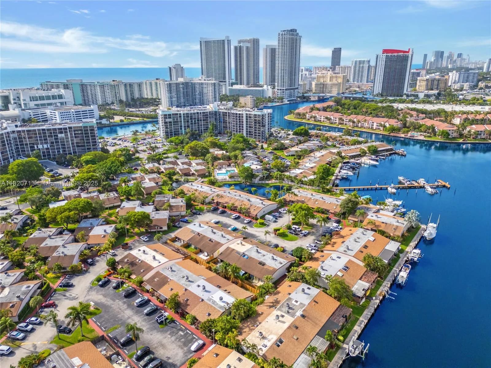 2627 S PARKVIEW DR # 2627, Hallandale Beach FL 33009