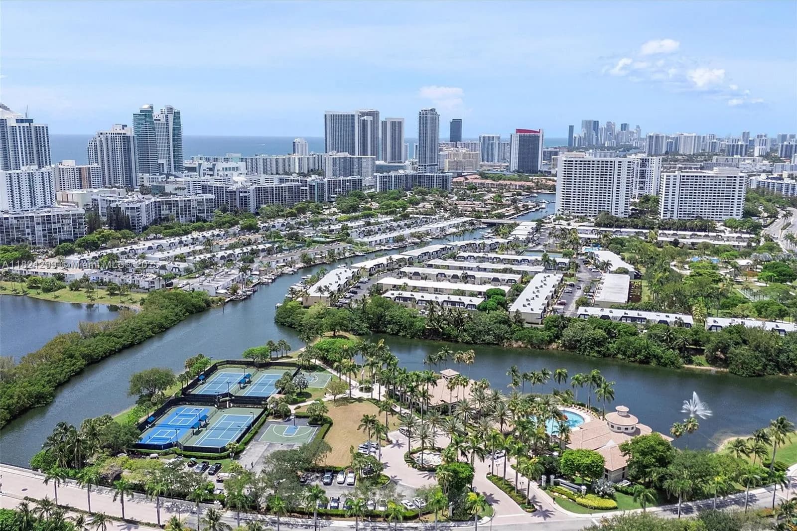 1382 Harbor Vw W, Hollywood FL 33019