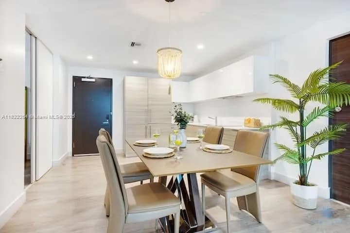 777 N Ocean Dr # N521, Hollywood FL 33019