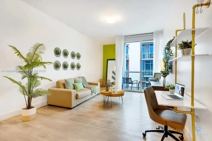 777 N Ocean Dr # N521, Hollywood FL 33019