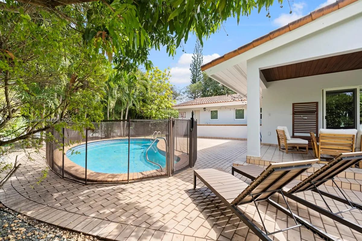 811 Trascoro Ave, Coral Gables FL 33134