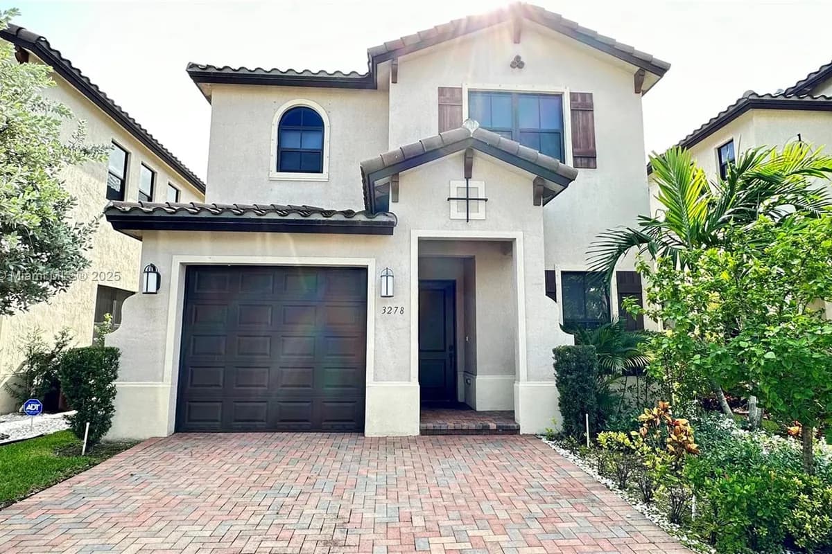3278 W 97th Ter, Hialeah FL 33018