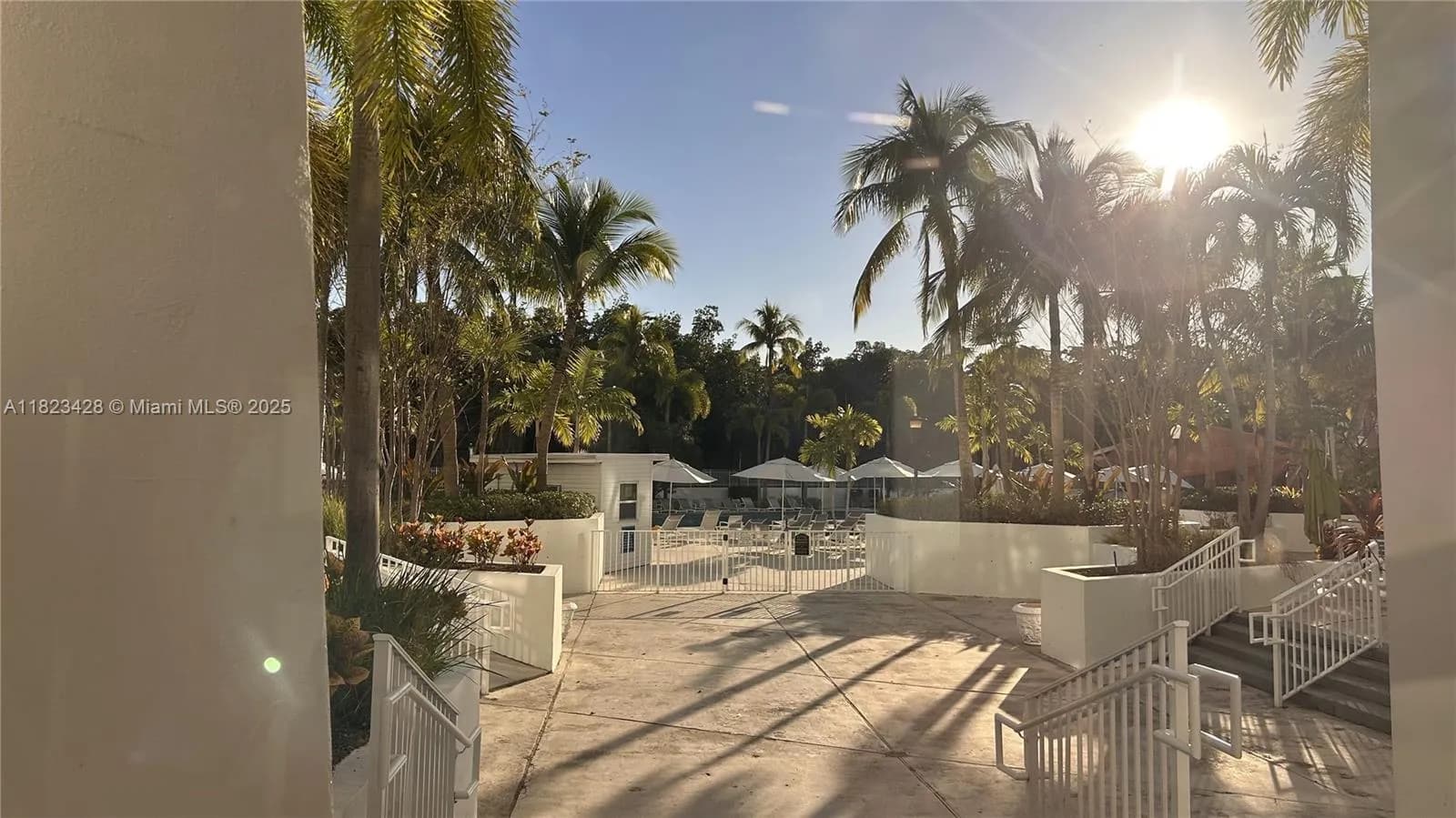 100 Bayview Dr # 1030, Sunny Isles Beach FL 33160