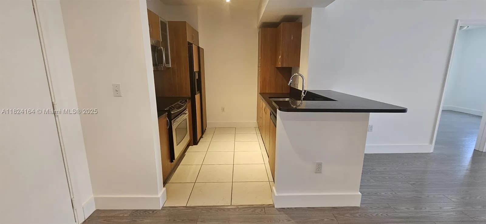 2775 NE 187th St # 424, Aventura FL 33180