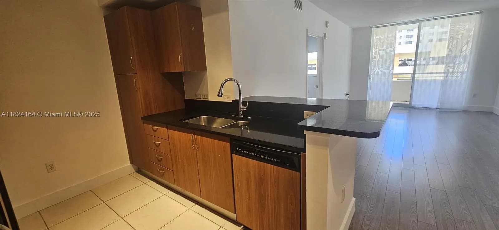 2775 NE 187th St # 424, Aventura FL 33180